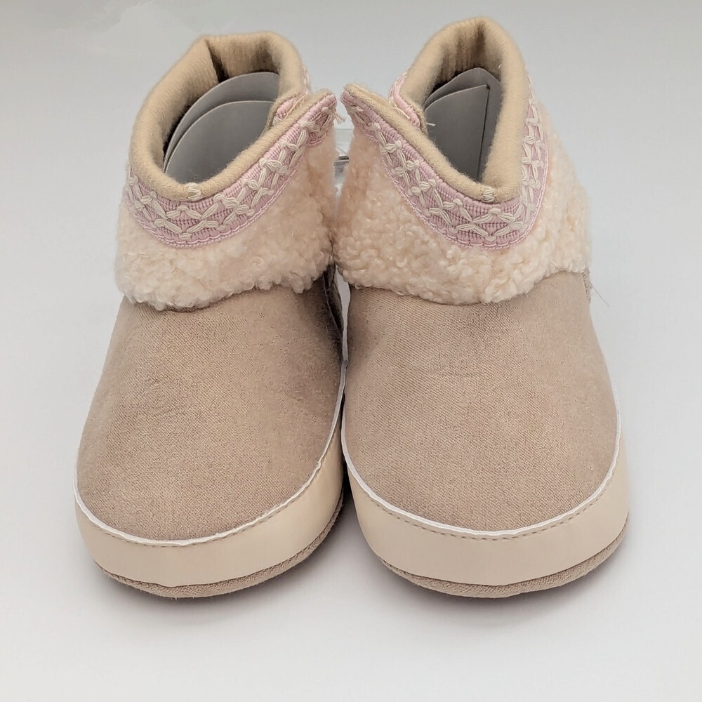 NWT Baby (Size 4) Booties/Boots/Slippers/Moccasins w/Velcro For Easy On/Off - Picture 5 of 16